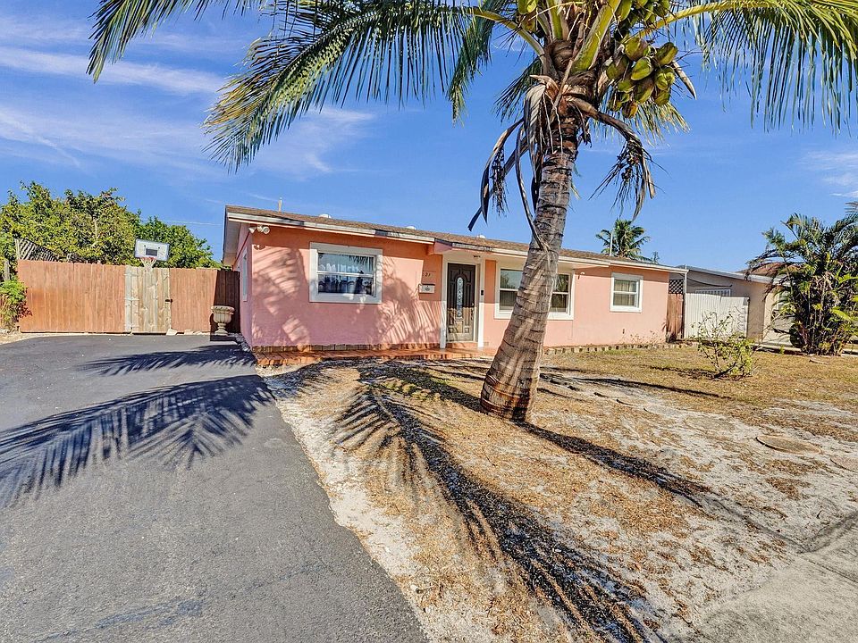 1st image of 821 NE 52nd Street