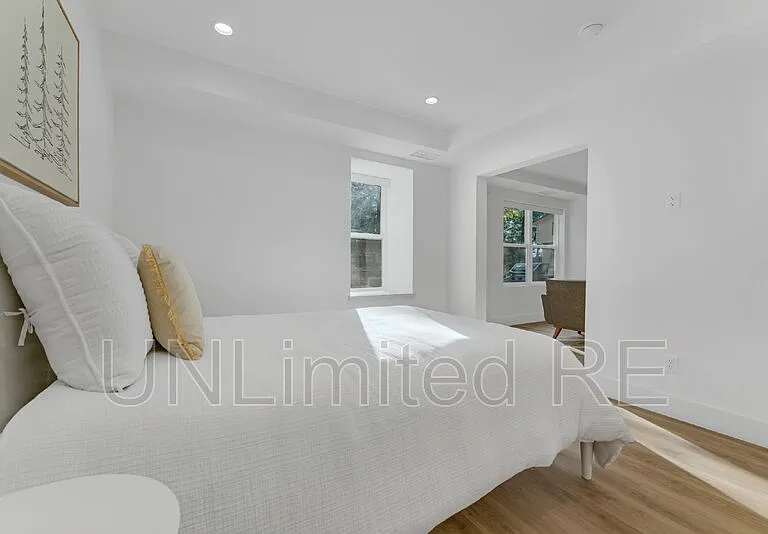 918 W Summit Ave #B — Photo 10