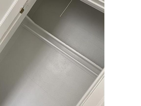 4th image of 1446 W 60th St