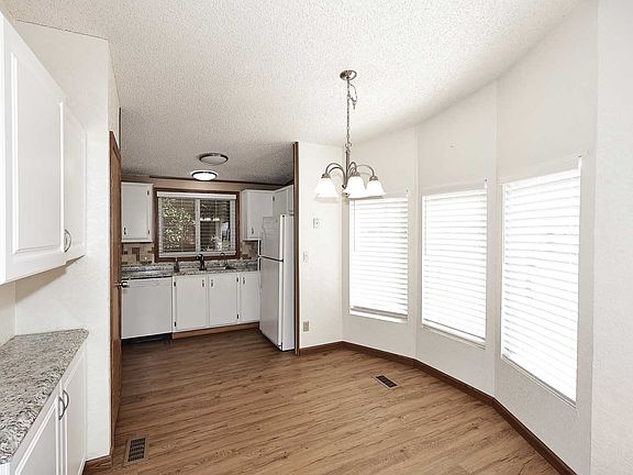 3rd image of 6249 S Pinehurst Dr