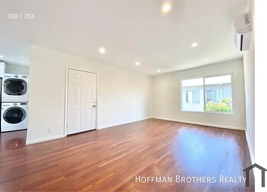 2051 S Corning St #5 — Photo 4