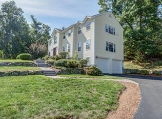 32 Patricia Dr, Tyngsboro, MA 01879