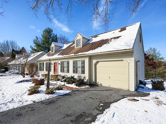 3rd image of 45 Rosewood Dr