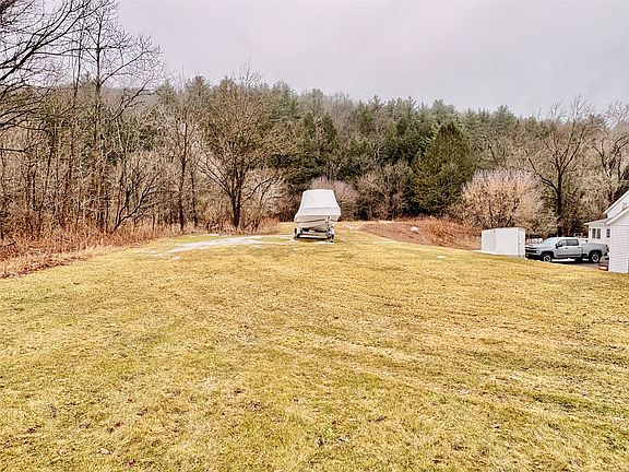 5th image of 1017 Day Hollow Rd