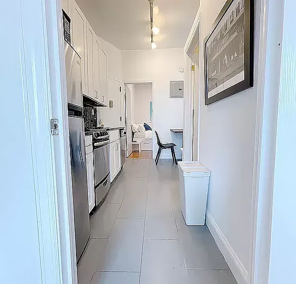 516 E 11th St #5B — Photo 8