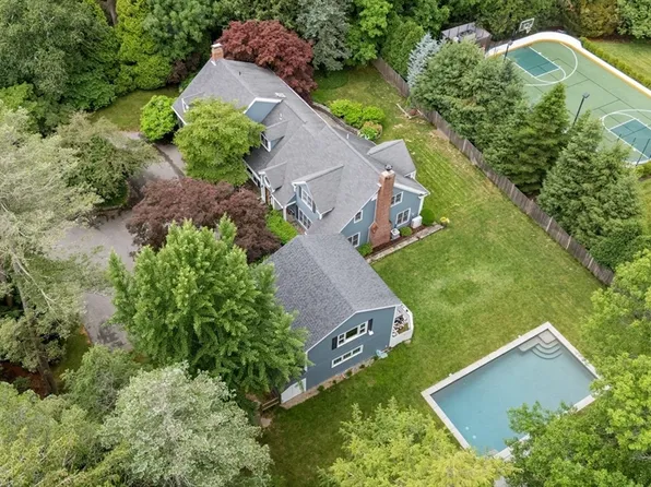 191 Newton St, Brookline, MA 02445