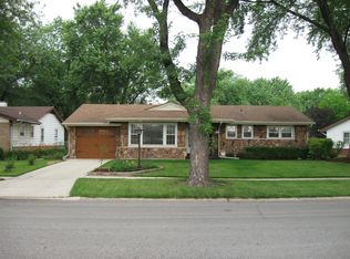 1288 Maple Ln, Elk Grove Village, IL 60007