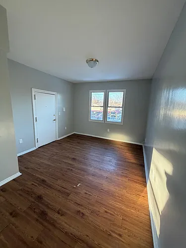 724 Lyons Ave #2A Photo 1