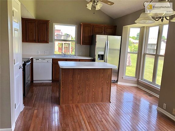 5th image of 2620 SE Kimbrough Ln