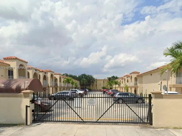 549 W 68th St APT 4, Hialeah, FL 33014