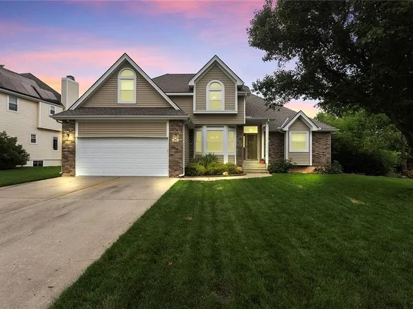 113 SE Breon Bay, Lees Summit, MO 64063