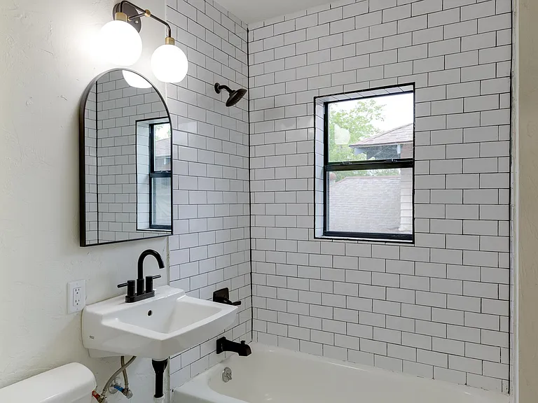 420 NW 26th St #7 — Photo 5