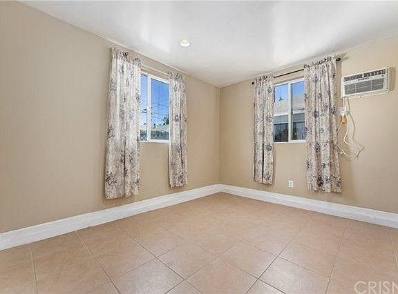 2nd image of 8459 Tampa Ave