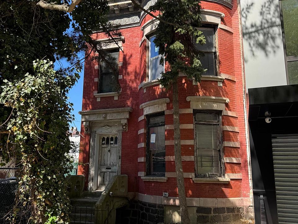 1st image of 10811 72nd Avenue