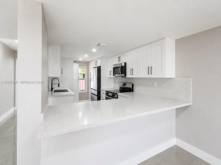 14125 Kendale Lakes Cir — Photo 8