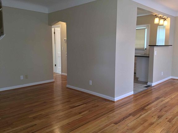 5th image of 980 Woodbriar Ln