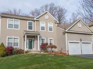 63 Hill Hollow Rd, Lake Hopatcong, NJ 07849