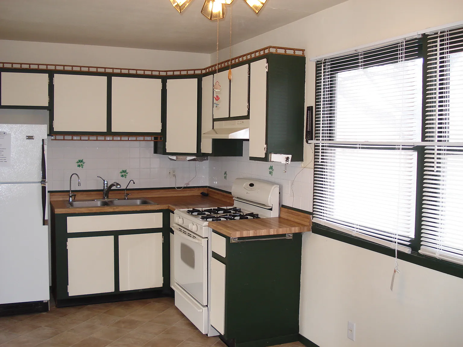 1302 Roosevelt Rd photo 1