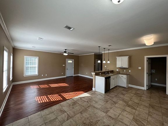 2nd image of 32491 Cynthia Dr