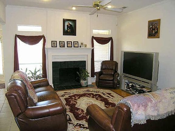 4th image of 3932 Blue Pond Cir