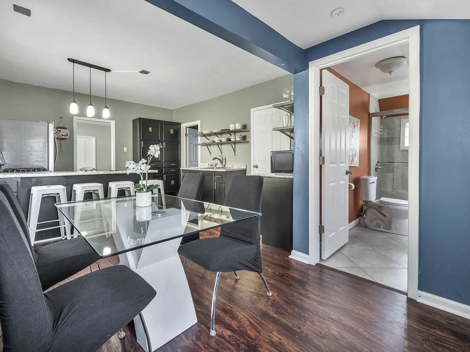 4 bed, 2.0 bath, 1440 sqft, $663 — Photo 4