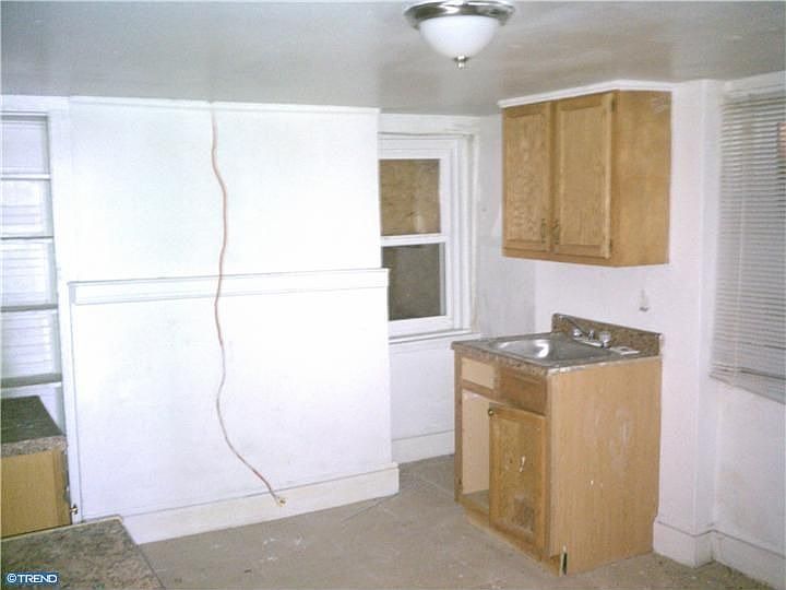 1st image of 417 E 2nd St