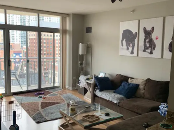 600 N Dearborn St, Chicago, IL