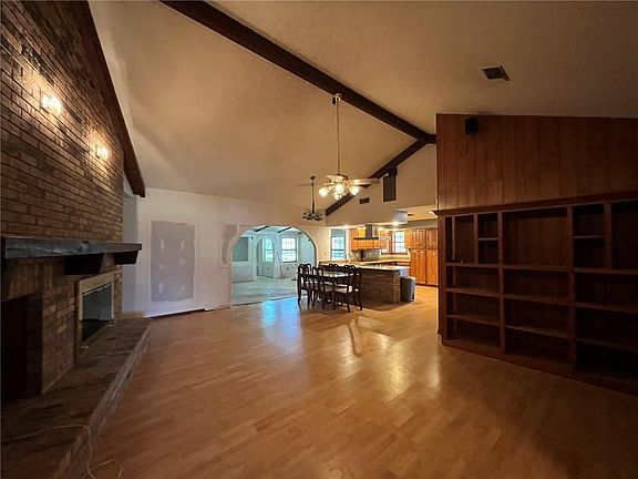 5th image of 4016 Hugo Dr