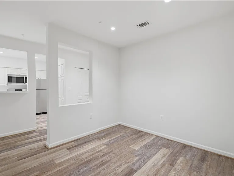 12915 Alton Sq #113 — Photo 9