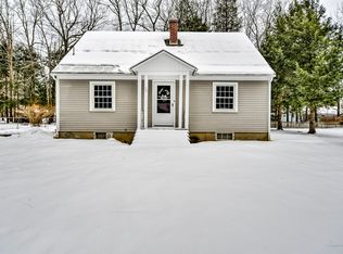 30 Hayford St, Farmingdale, ME 04344