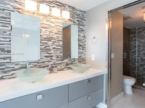 92 SW 3rd St APT 5201, Miami, FL 33130