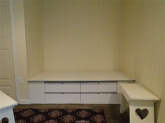 2nd image of 600 Dexter Dr