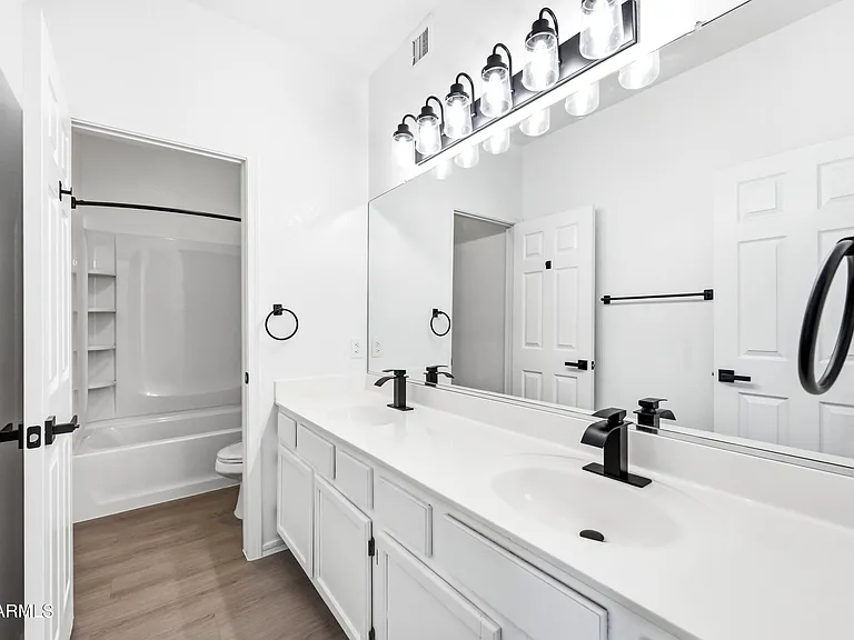 1540 E San Remo Ave — Photo 25