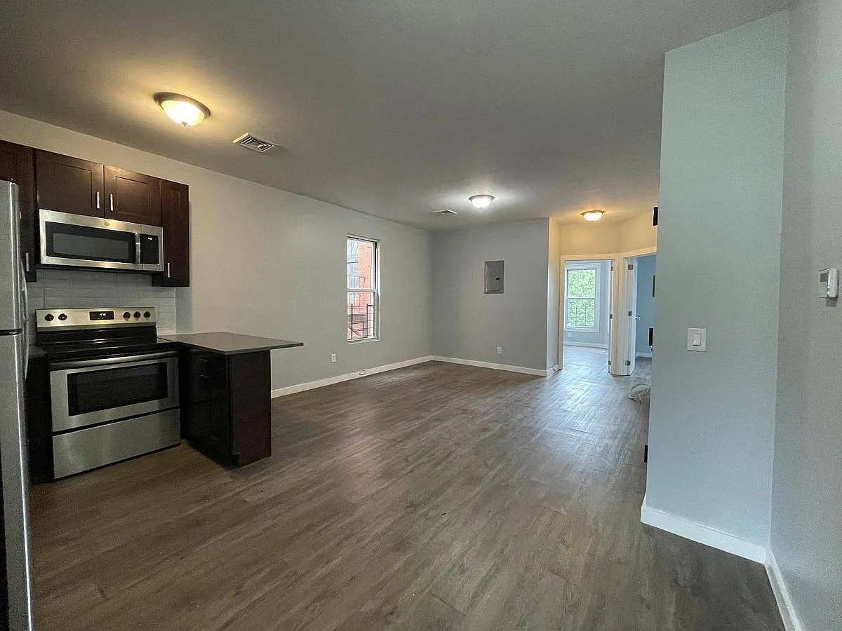 717 Prospect Avenue — Photo 3