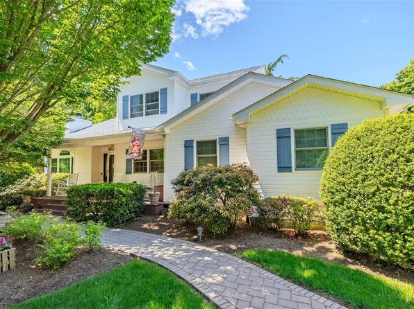 4 Pak Court, East Setauket, NY 11733