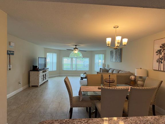 3rd image of 5014 Laguna Bay Cir APT 111