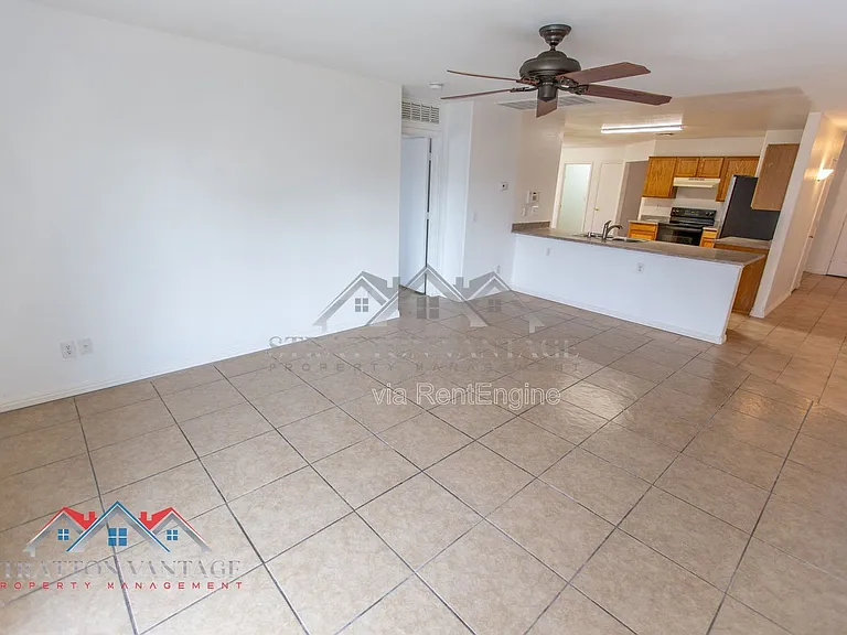 5706 N 74th Dr — Photo 28