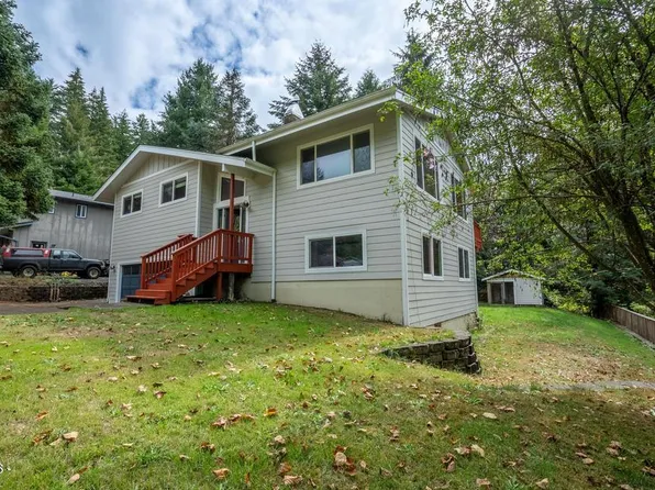 457 NW 12th Pl, Toledo, OR 97391