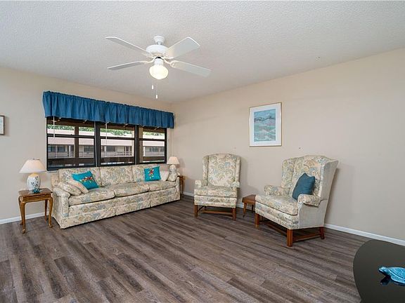4th image of 26 Quails Run Blvd #26201