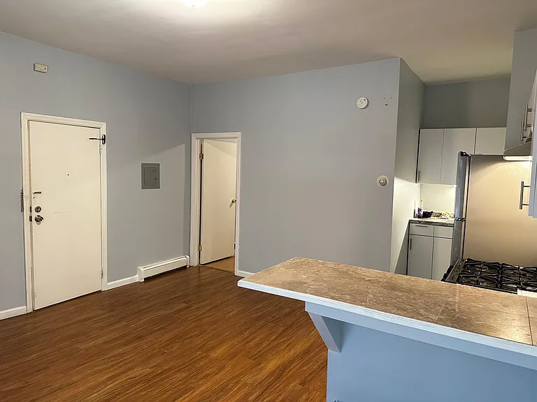 116 Garside St #1F — Photo 4
