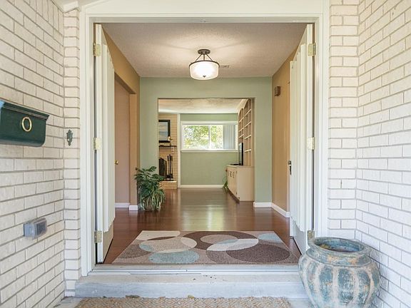 5th image of 125 Hibiscus Ave