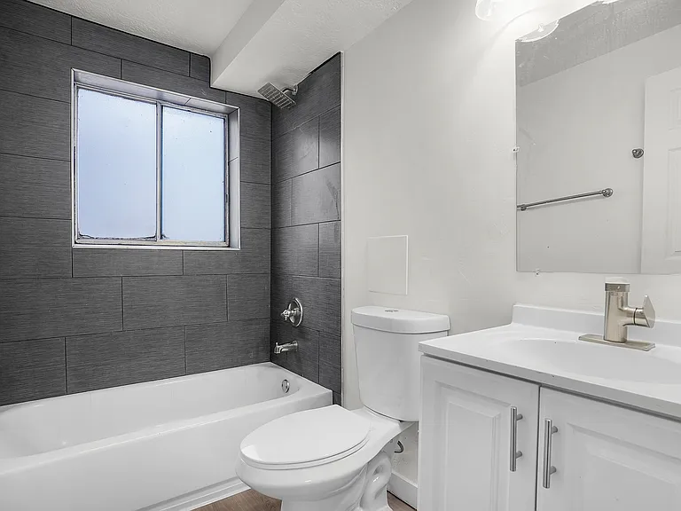 White Pines Apts — Photo 6