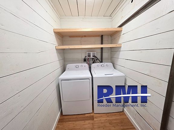 3rd image of 1833 Bay St APT 6