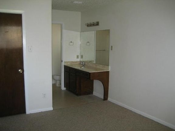 5th image of 3442 Cresthill Dr