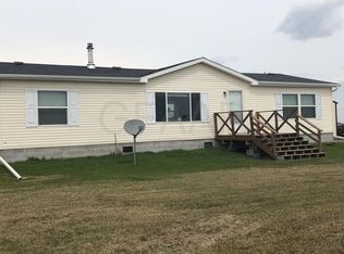 1614 23rd Ave NE, Grand Forks, ND 58203