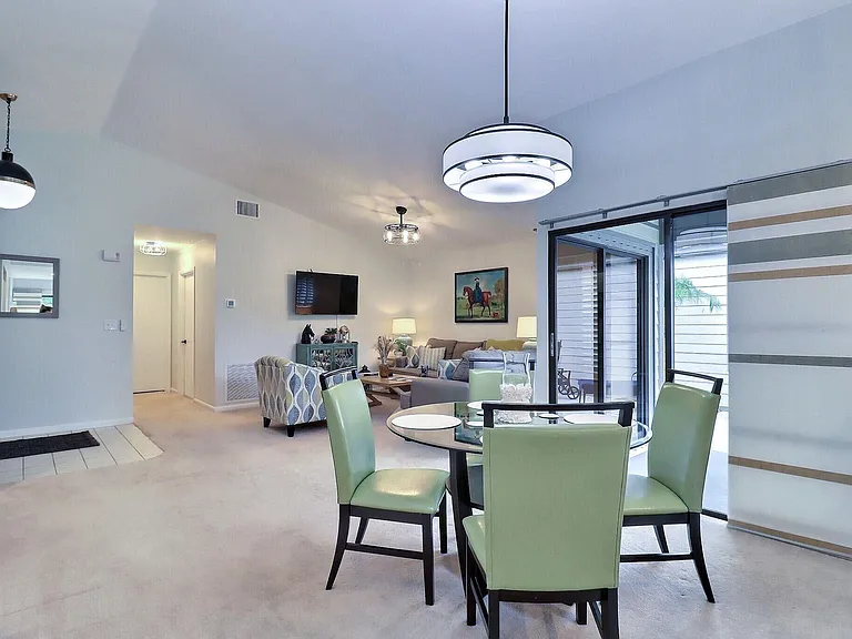 2514 Bedford Mews Dr — Photo 6