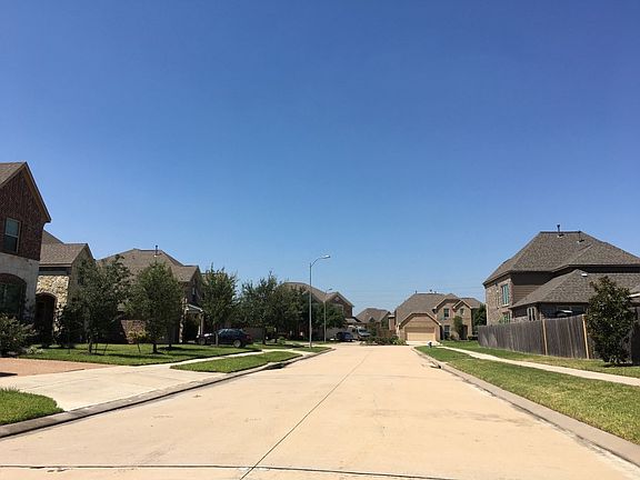 5th image of 4914 Beech Fern Dr