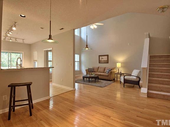 4th image of 6706 Rossford Ln