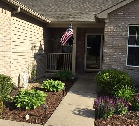 3rd image of 9141 Robey Glen Dr