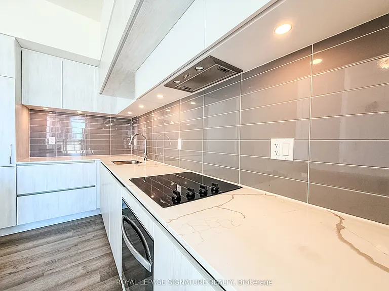 5 Steckley House Ln #705 — Photo 3